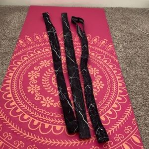 Long stretch resistance band set black marble.